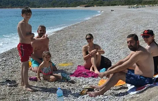 Güneşli ve güzel havada deniz keyfi yaptılar