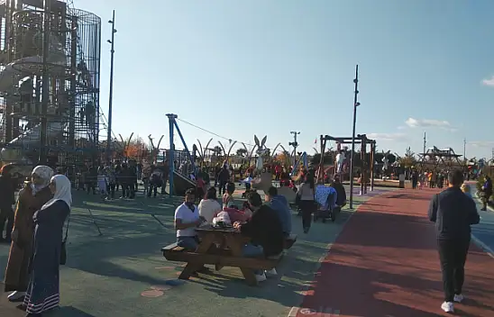 Güzel hava ördeklere yaradı