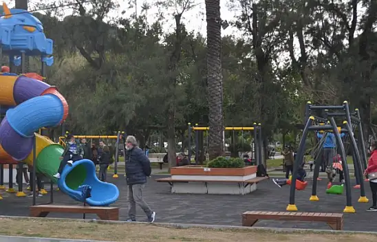 Halk güneşli havayı değerlendiriyor