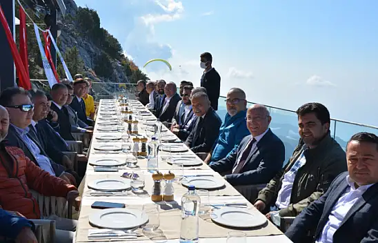 Hava oyunları festivali renkli görüntülere ev sahipliği yapıyor
