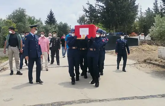 Kıbrıs Gazisi Akan, Fethiye'de toprağa verildi