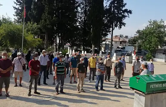 Koro Şefi, Eczacı Akan dualarla son yolculuğuna uğurladı