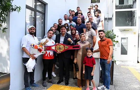 Milli Boksör Alcu, Karaca'yı ziyaret etti