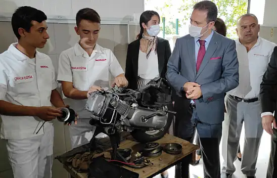 Motorlu Araçlar Atölyesi törenle açıldı