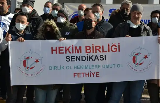 Tıp Bayramı'nda doktorlardan eylem