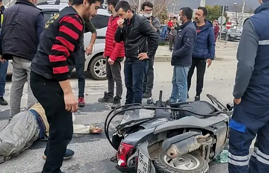 Tır motosiklete çarptı