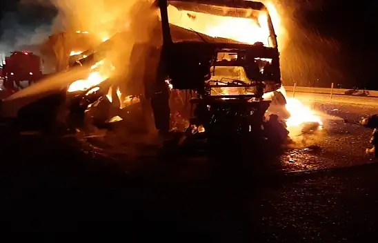 Tırdaki yangının çıkış nedeni araştırılıyor