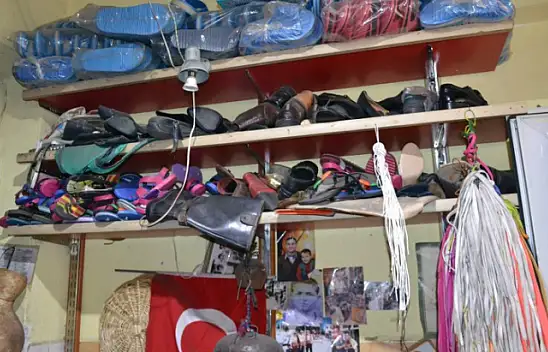 Yenisini alamayan eskiyi tamir ettiriyor