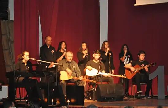 10 Kasım Atatürk'ü anma etkinliği yüreklere dokundu