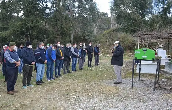 AK Partili Camuz annesini kaybetti