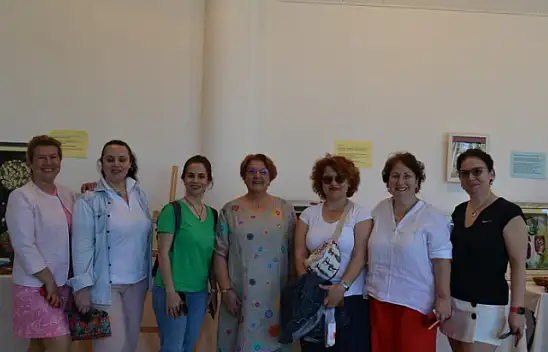 Anneler Günü'ne özel karma sergi