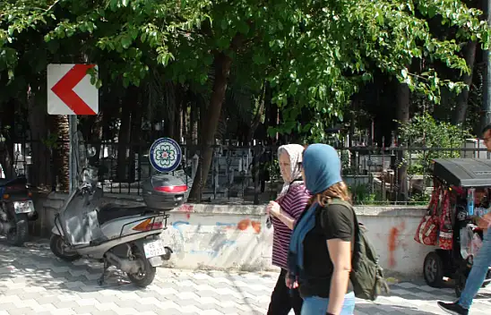 Arife Günü Mezarlık Ziyareti