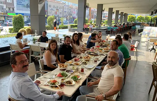 Başkan Öztürk, basın emekçileri ile kahvaltıda buluştu