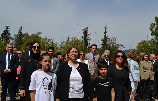 CHP'den çelenk sunma töreni