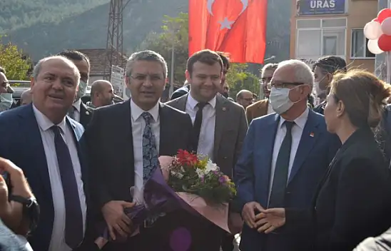 CHP rozet takma törenine yoğun katılım