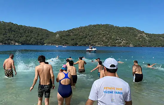 Engel tanımadan yüzdüler