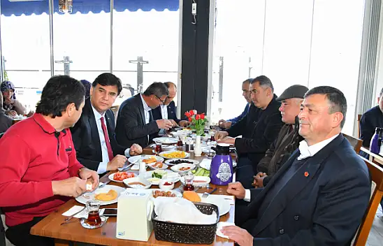 Karaca, muhtarlarla buluştu