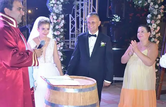 Mehmet Okar ile Pınar Kılınç rüya gibi bir düğünle dünya evine girdi