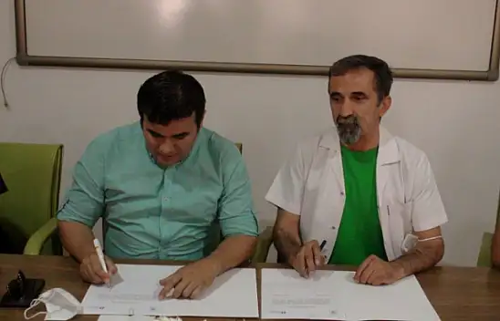 Oturarak voleybol takımı ile Esnaf Hastanesi arasında anlaşma sağlandı