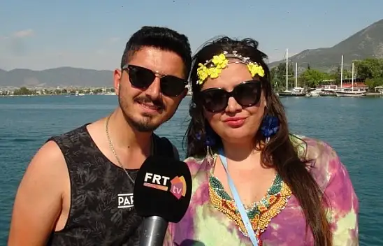 Rıdvan Adede ve arkadaşları, Özlem Balcı ile Fethiye'de eğlenceli bir video çekti