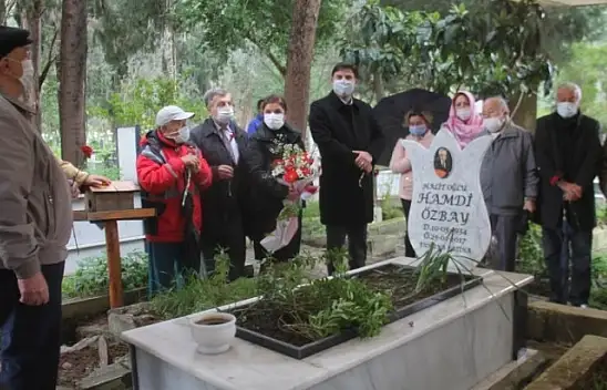 Sanatçı Hamdi Özbay mezarı başında anıldı