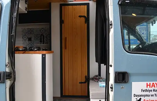 Sokak hayvanlarına karavan