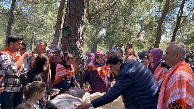 Alim Karaca, Karaçulha Gönüllüleri Derneği'nin Keşkek Gününe Katıldı