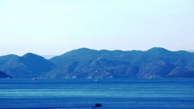 Batan Teknede Kaybolan 7 Göçmen Aranıyor