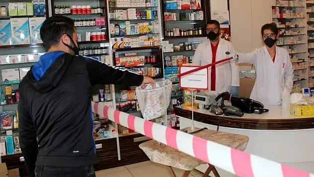 Bu Eczanede Alışveriş Av Filesi İle Yapılıyor