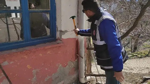 BÜYÜKŞEHİR EKİPLERİNDEN 1376 BİNADA HASAR TESPİT ÇALIŞMASI
