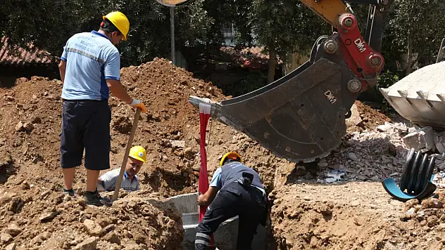 Büyükşehir Fethiye'de Yağmur Suyu Baskınlarının Önüne Geçiyor