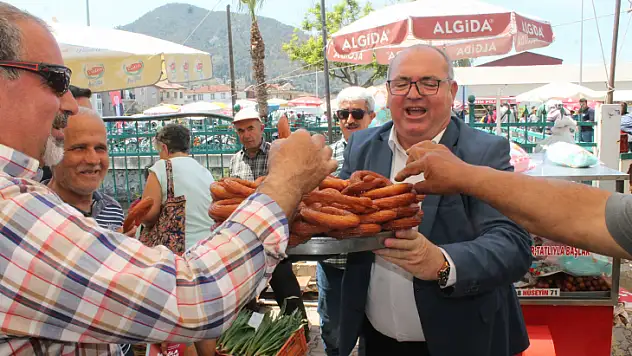 CHP Muğla Adayı Mehmet Demir, yoğun ilgi görmeye devam ediyor