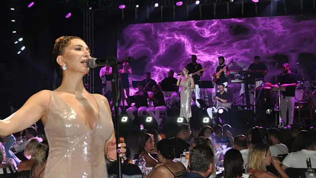 Ebru Yaşar'ın Barbunn Fethiye Konseri Büyük İlgi Gördü