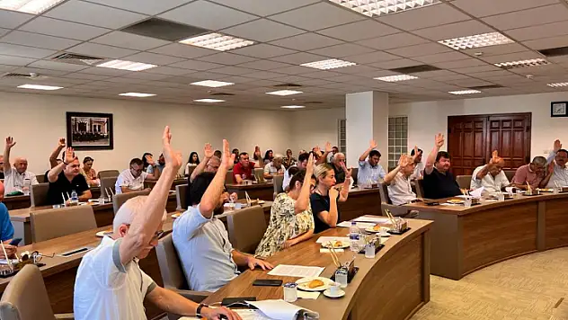 EMEKLİLER MEYDANI'NIN İSMİ AHMET GÜNDAY OLARAK DEĞİŞTİRİLDİ