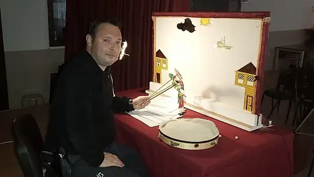 Evde Uzaktan Eğitim 'Hacivat-Karagöz' İle Şenlendi