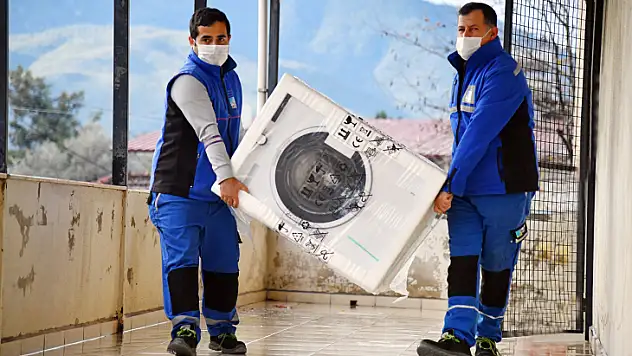 Evi yanan vatandaşlara Fethiye Belediyesi sahip çıktı