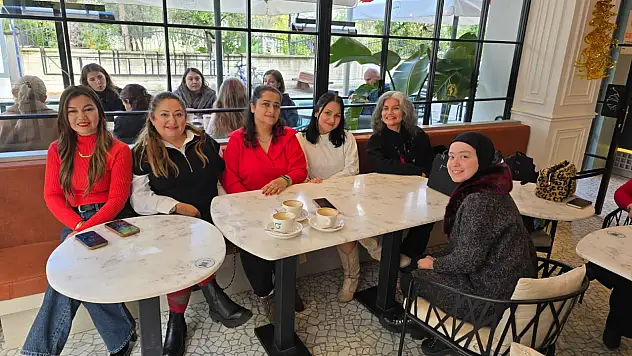 Fethiye Anneleri yeni yıla kırmızının enerjisiyle 'Merhaba' dedi