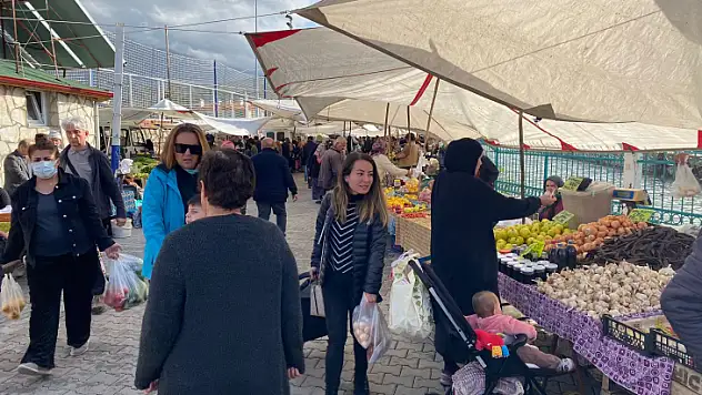 Fethiye Cuma Pazarı Uygun Fiyatlarla Vatandaşın Tercihi Oldu
