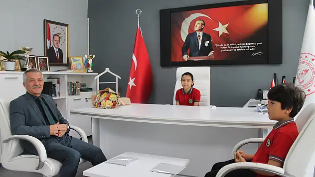 Fethiye Cumhuriyet İlkokulu öğrencileri bir günlüğüne İlçe Milli Eğitim Müdürü oldular