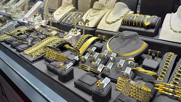 Fethiye'de altın hareketliliği: Gram Altın 7 Bin 300 TL'yi aştı