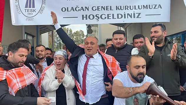 Fethiye'de başkanlık sonrası pazar esnafından Halil Ayat'a tebrik mesajları