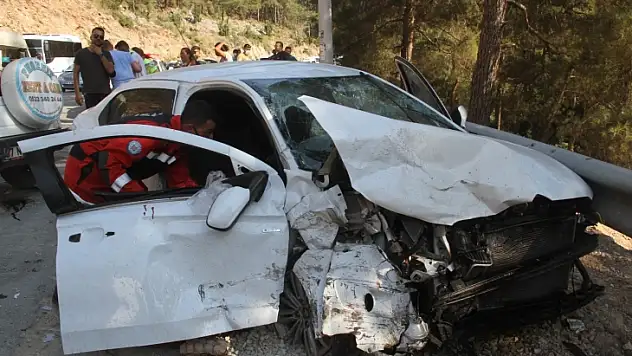 Fethiye'de çift taraflı trafik kazası: 8 yaralı