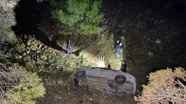 Fethiye'de Dereye Devrilen Otomobildeki İki Kişi Yaralandı