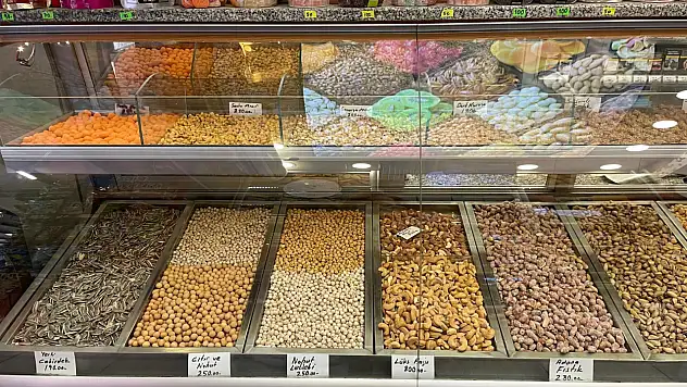 Fethiye'de soğuk hava kuruyemişe olan ilgiyi artırdı