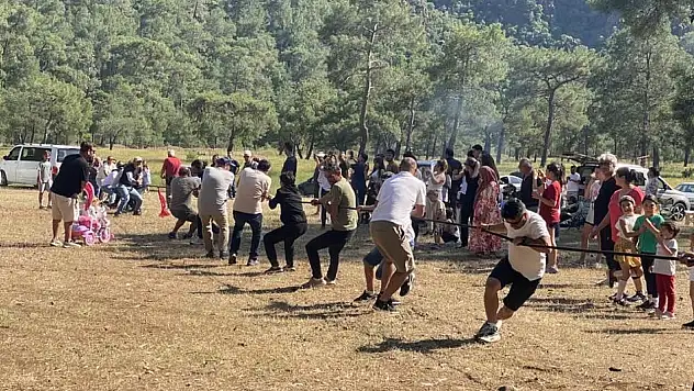 Fethiye Göcek'te Hıdırellez Şenliği Renkli Görüntülere Sahne Oldu
