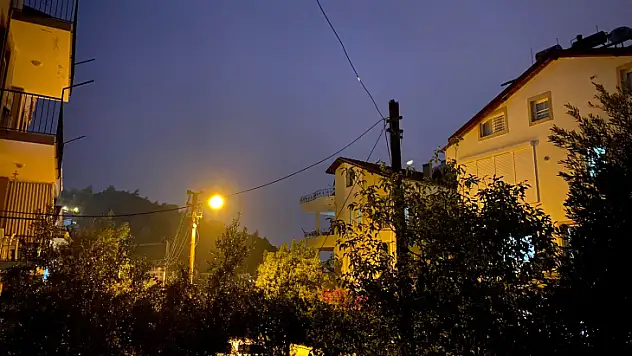 FETHİYE'YE BEKLENEN YAĞIŞ ERKEN GELDİ