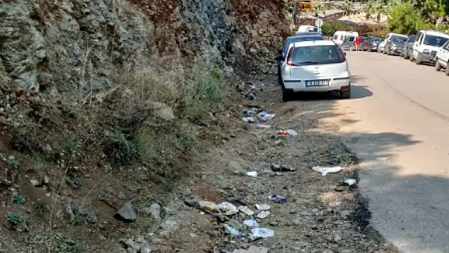 Fethiyeli Vatandaşlardan Çevre Temizliği