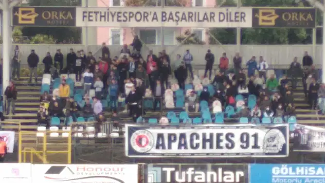 Fethiyespor Taraftarı Yağmurda da Susmadı