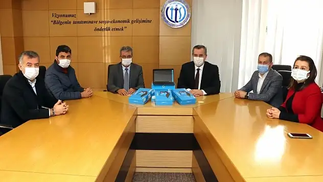 FTSO'dan ihtiyaç sahibi öğrencilere tablet desteği