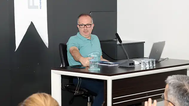 FTSO Ticaret Sicil Müdürü Ergin, serbest muhasebeci mali müşavirlere seminer verdi